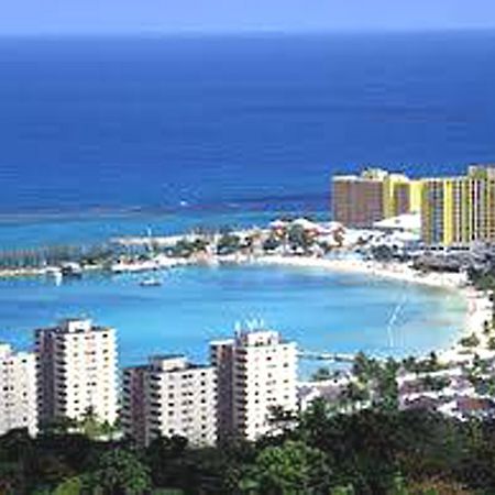 Turtle Beach Towers Apt 22 C - Ocho Rios Ngoại thất bức ảnh