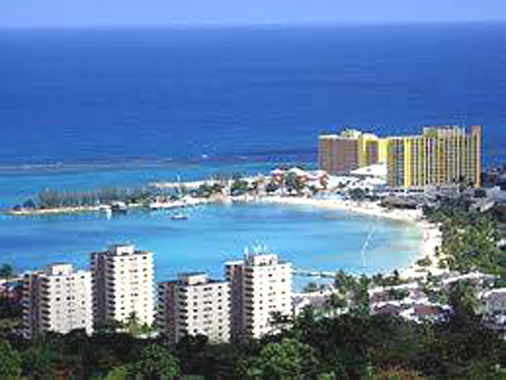 Turtle Beach Towers Apt 22 C - Ocho Rios Ngoại thất bức ảnh