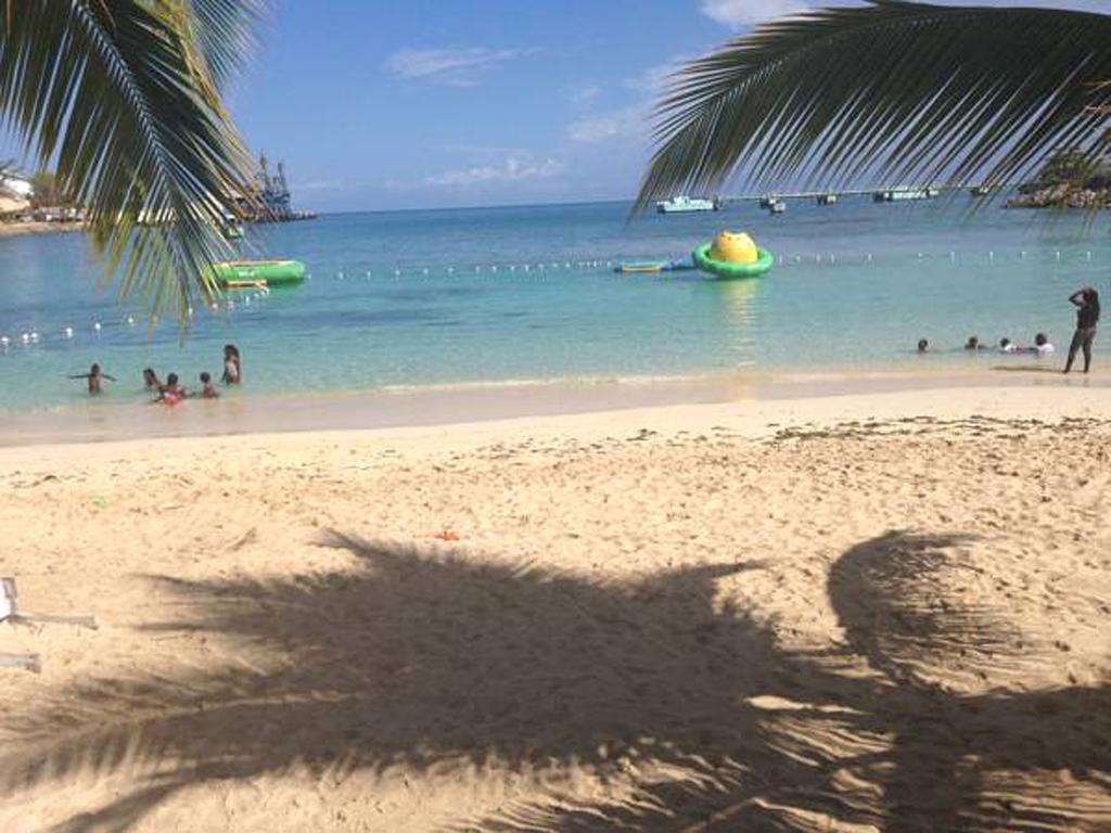 Turtle Beach Towers Apt 22 C - Ocho Rios Ngoại thất bức ảnh